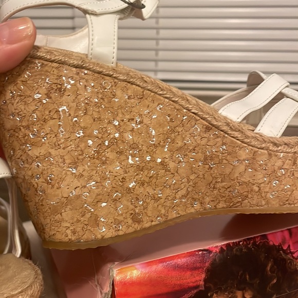 SM New York White Sandal/Wedge Size 8.5 - Picture 7 of 7